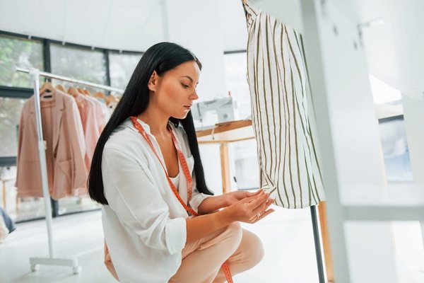 Comment un joueur peut-il efficacement augmenter sa précision sur les tirs à mi-distance ?