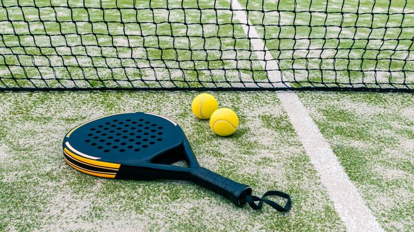 Raquette de padel : caractéristiques, choix et achat